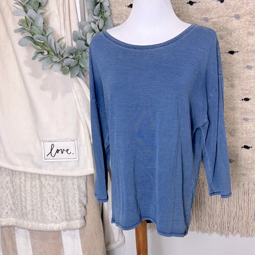 White House Black Market Blue slub scoop neck Long Sleeve Tee size M